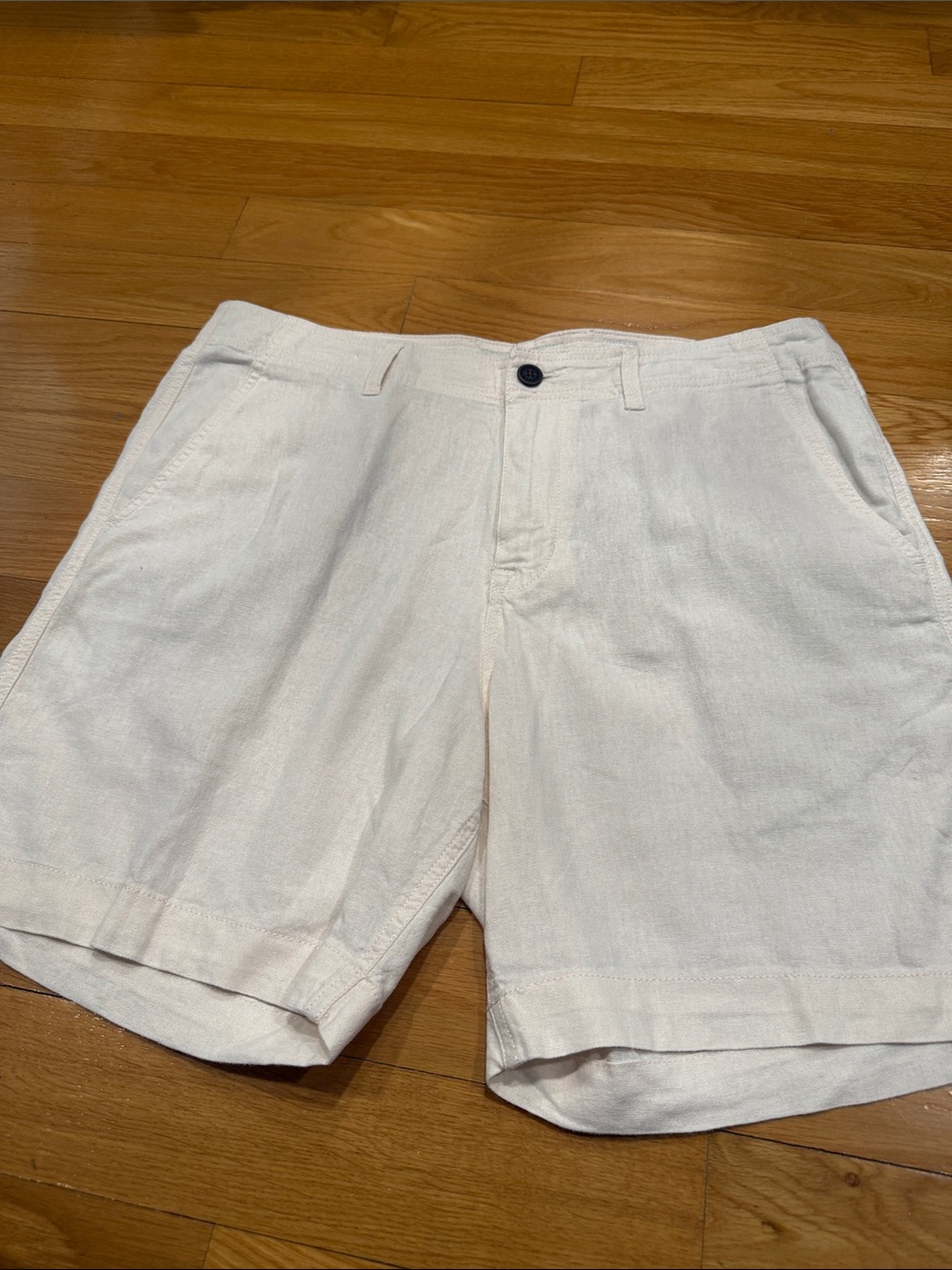 Lucky Brand lined blend off chino shorts size 32 .